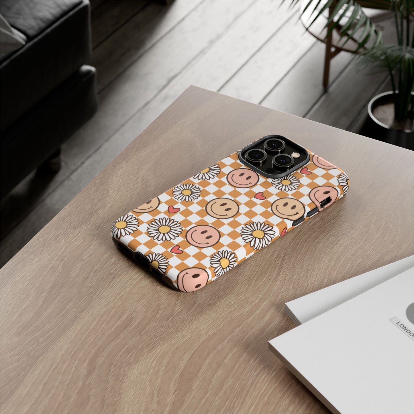 Checkerboard Happy Faces and Daisies, Cheerful Phone Cover Tough Case