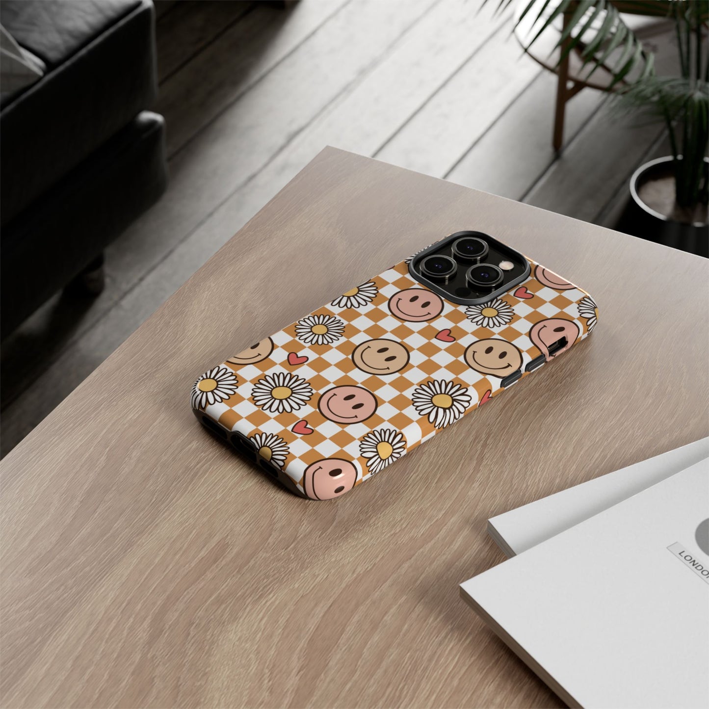 Checkerboard Happy Faces and Daisies, Cheerful Phone Cover Tough Case